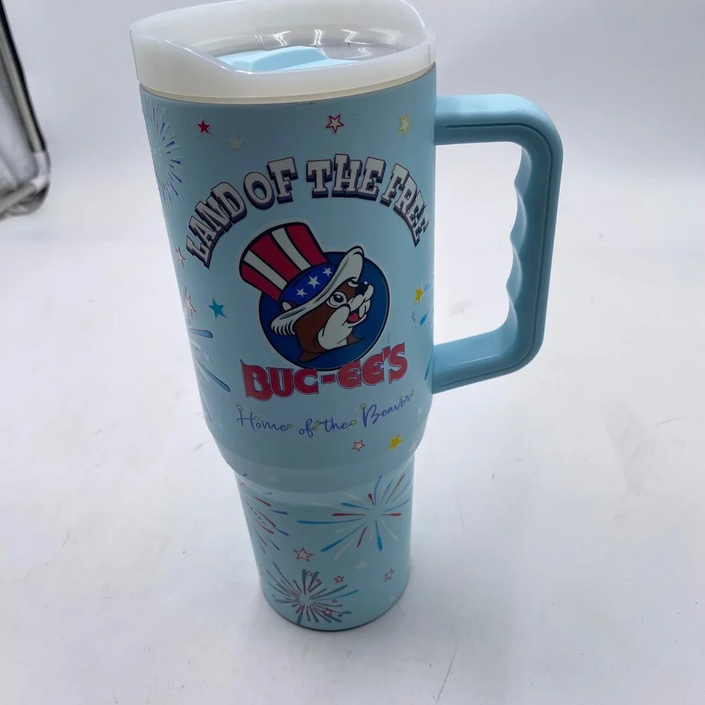 Buc-ee's 40oz Tumbler Mug Blue Patriotic Land of the Free 2024 glow on dark